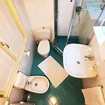 Апартаменты King Center 9 Posti Letto- Grande Terrazza - 2 Bagni Privati Комо