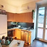 King Center 9 Posti Letto- Grande Terrazza - 2 Bagni Privati * Комо