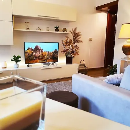 Apartment King Center 9 Posti Letto- Grande Terrazza - 2 Bagni Privati *