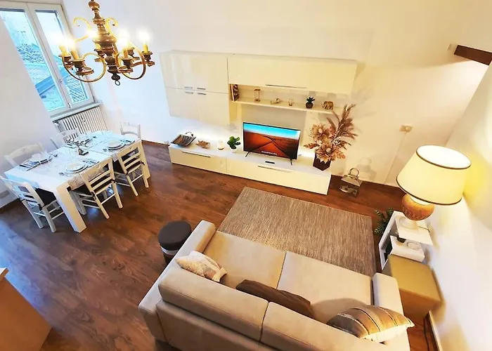 King Center 9 Posti Letto- Grande Terrazza - 2 Bagni Privati Como