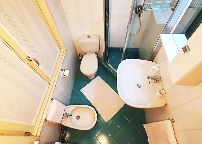 Apartment King Center 9 Posti Letto- Grande Terrazza - 2 Bagni Privati Como