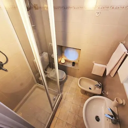 King Center 9 Posti Letto- Grande Terrazza - 2 Bagni Privati Apartmán